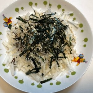 大根と塩昆布と海苔のすりごまサラダ